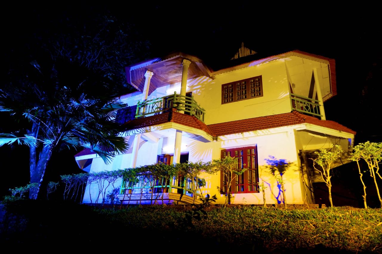 Deluxe Room Munnar Hotel